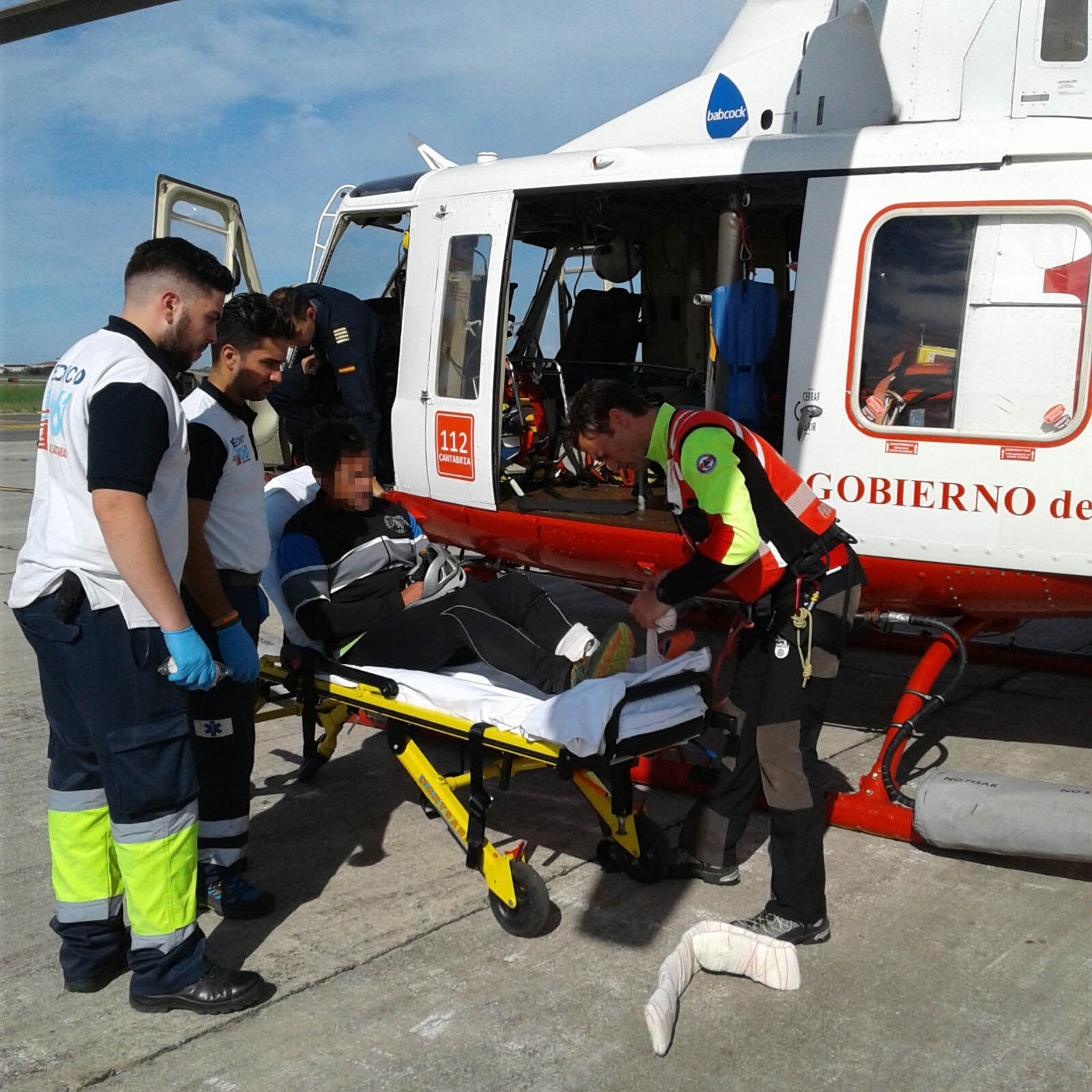 El helicóptero del Gobierno rescata a un escalador con rotura de tibia en Picos de Europa