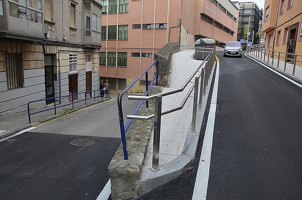 Fuentes-Pila critica la “desastrosa ejecución” de las escaleras mecánicas de Vista Alegre, una “carrera de obstáculos”