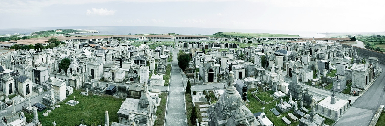 Santander refuerza los servicios del cementerio con motivo de la celebración de Todos los Santos y el Día de los Difuntos