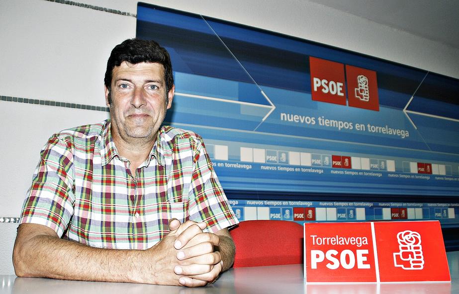 Bernardo Bustillo anuncia su candidatura a la Secretaría General del PSOE de Torrelavega - Foto: (C) CANTABRIA DIARIO