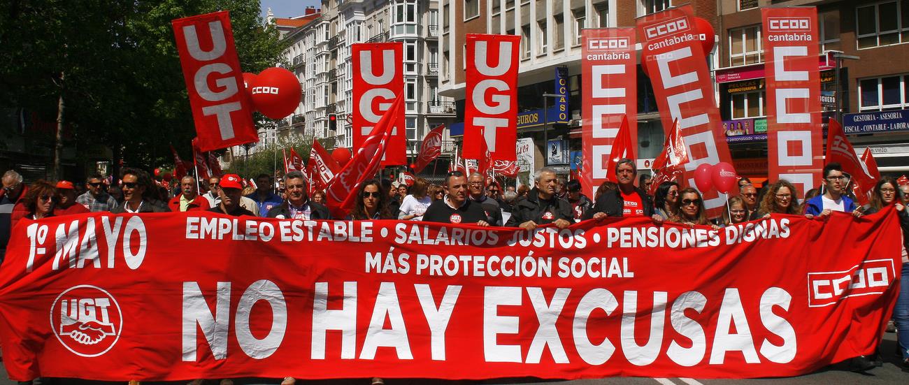 En la imagen de archivo, la manifestación del 1 de mayo de 2017 en Santander - Un 44% de los salarios de Cantabria declarados en Hacienda en 2016 fueron inferiores a los 1.000 euros mensuales