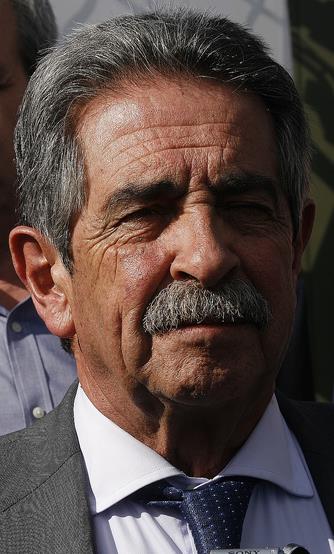 Revilla apoya la campaña de recogida promovida por el Banco de Alimentos Infantiles