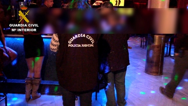  La Guardia Civil libera a dos menores de edad que se encontraban en un club de alterne de Toledo