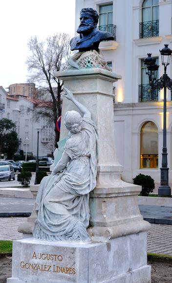Finalizan los trabajos de restauración del monumento a Augusto González Linares