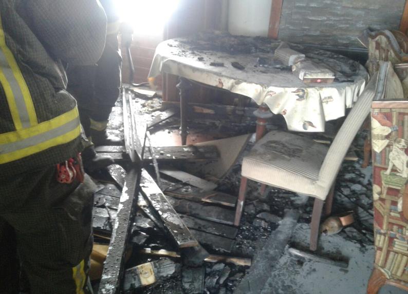 Un incendio causa daños materiales en un apartamento rural en Brañavieja