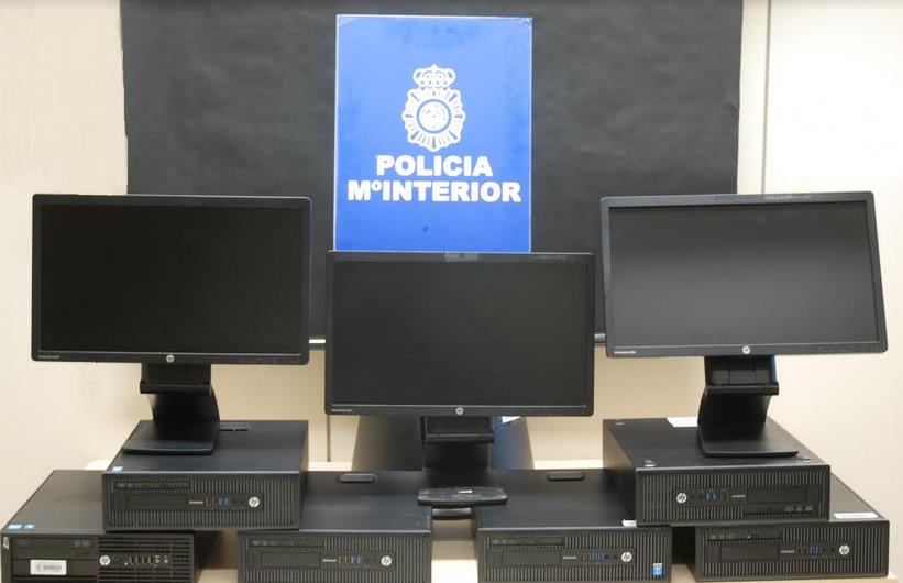 Tres detenidos por hurto de equipos informáticos