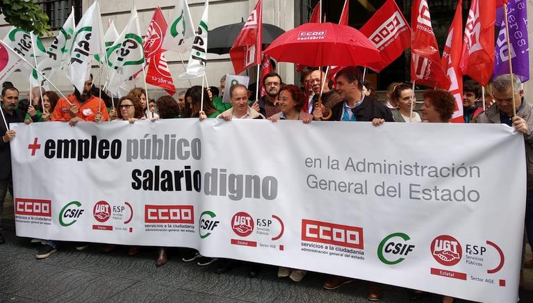 Los empleados de la Administración General del Estado en Cantabria exigen más empleo público y mejores salarios