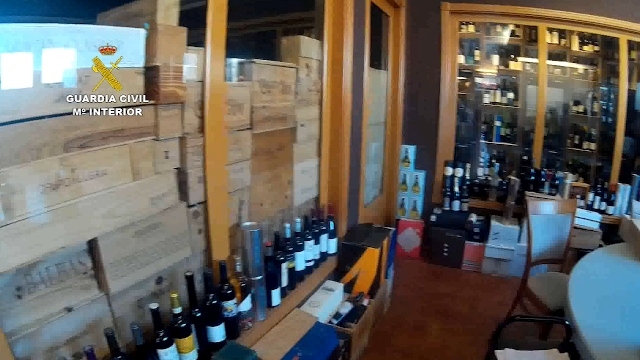  La Guardia Civil desmantela una organización dedicada a la producción y venta de vinos falsificados