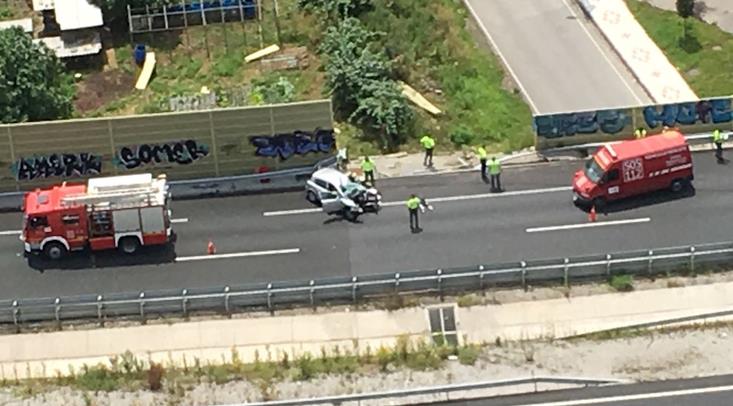 Un fallecido y dos heridos leves en un accidente producido en la A-8 a la altura de Santa María de Cayón