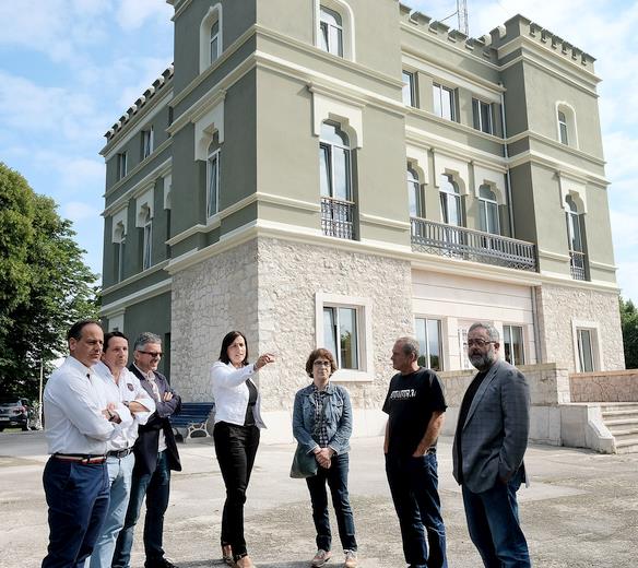  El centro cultural Jado mejora su imagen tras la rehabilitación de la fachada y la cubierta