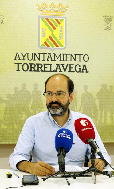 José Luis Urraca: “Nunca el aire de Torrelavega ha estado mejor y funcionando todas las fábricas”