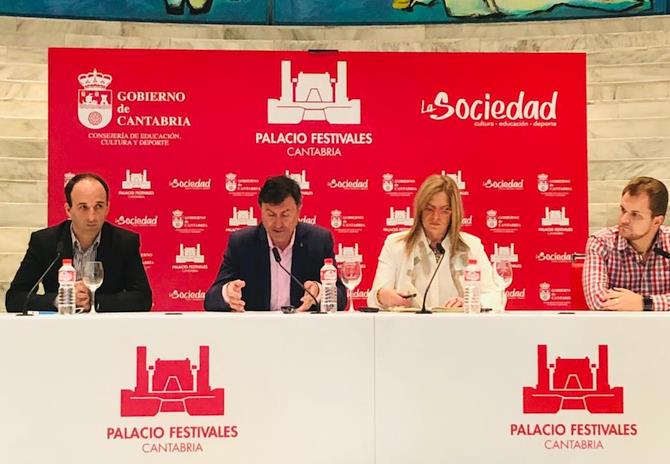 Mañanes destaca la calidad de la programación del Palacio en la presentación del concierto de la Orquesta y Coros de la Ópera Nacional de Moldavia