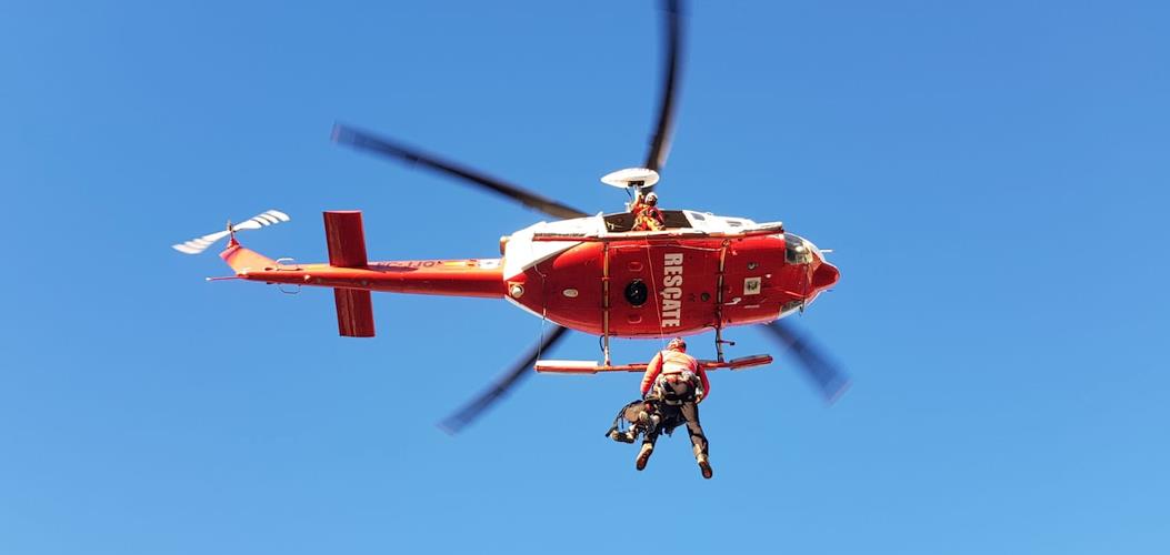 El helicóptero del Gobierno evacua a cuatro montañeros desorientados en Picos de Europa