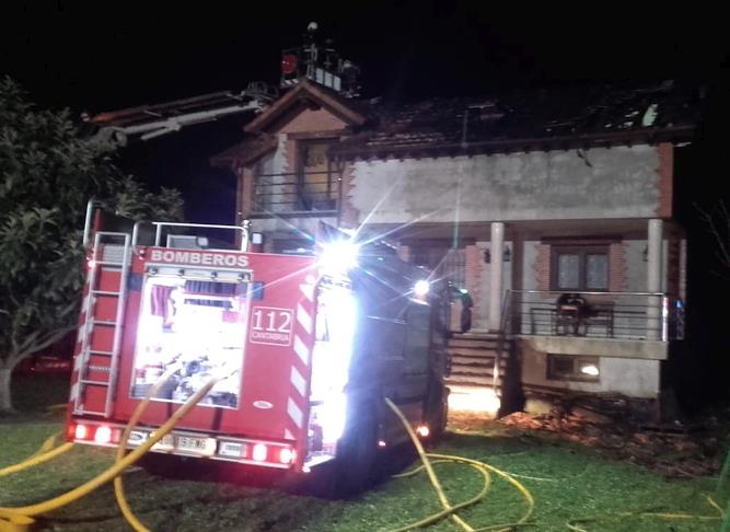  Extinguido un incendio en una vivienda de Santa María de Cayón