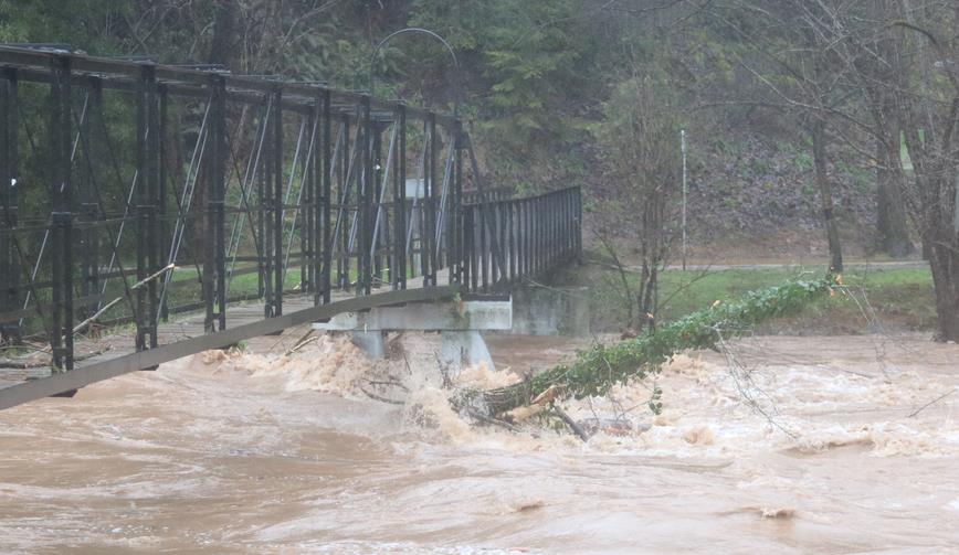 En la imagen, puente en La Viesca (Torrelavega, 24 de enero de 2019)