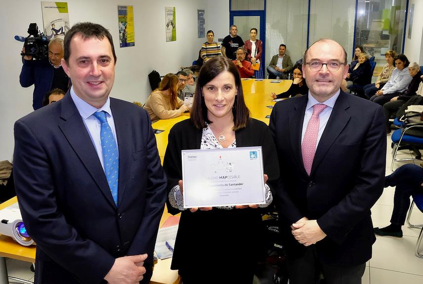 Santander recibe el reconocimiento ‘Ciudad Mapcesible’ de la Fundación Telefónica por su labor de sensibilización en la accesibilidad