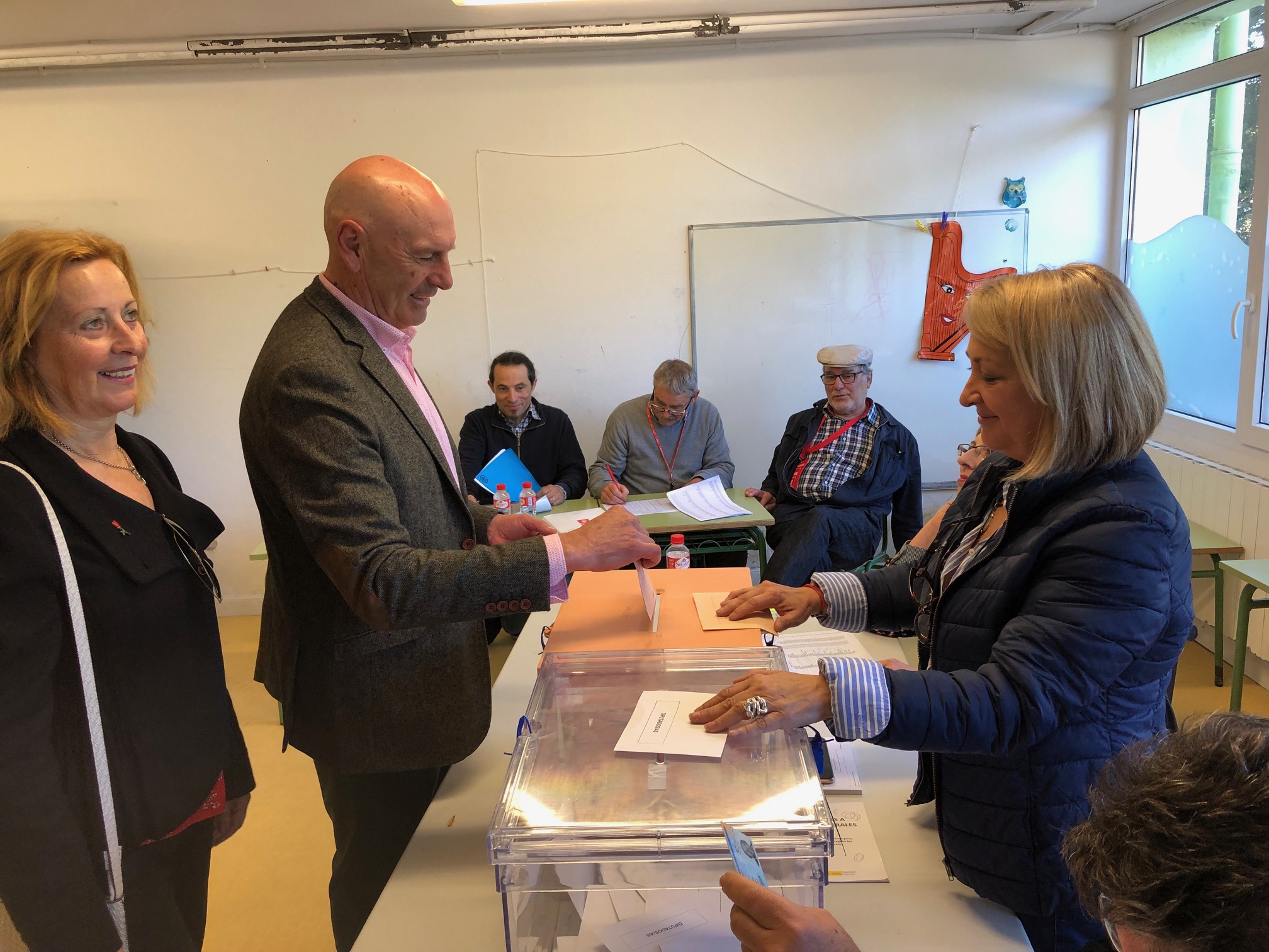 La participación en Cantabria se eleva al 43,12%, casi 4 puntos más que en 2016