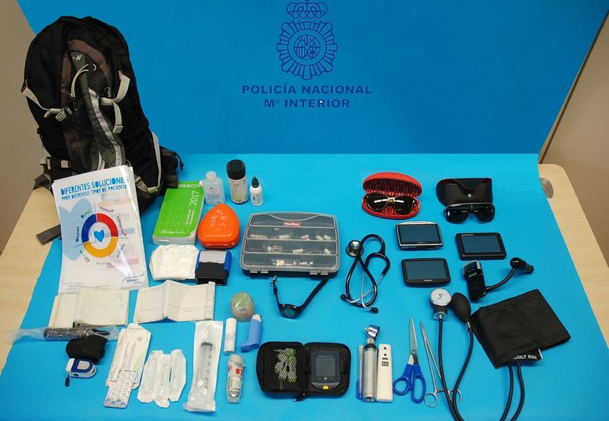 La Policía Nacional recupera material médico sustraído del interior de un vehículo