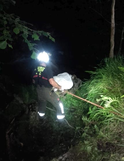 Fallece un pescador al caer al río en San Roque de Riomiera