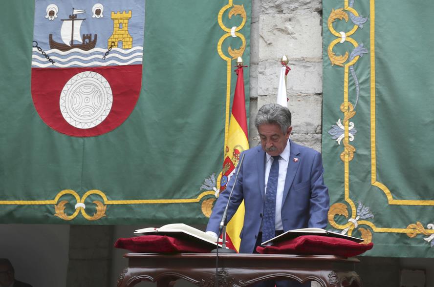  Revilla pide al Estado que cumpla lo comprometido con Cantabria y asegura continuidad en la gestión del Gobierno