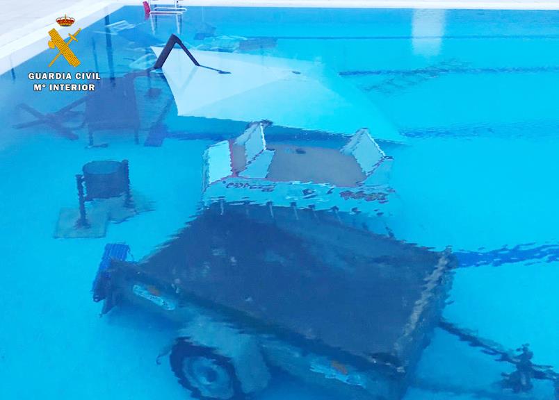 La Guardia Civil localiza a los presuntos autores de 8.000 euros en daños en la piscina de Los Corrales de Buelna