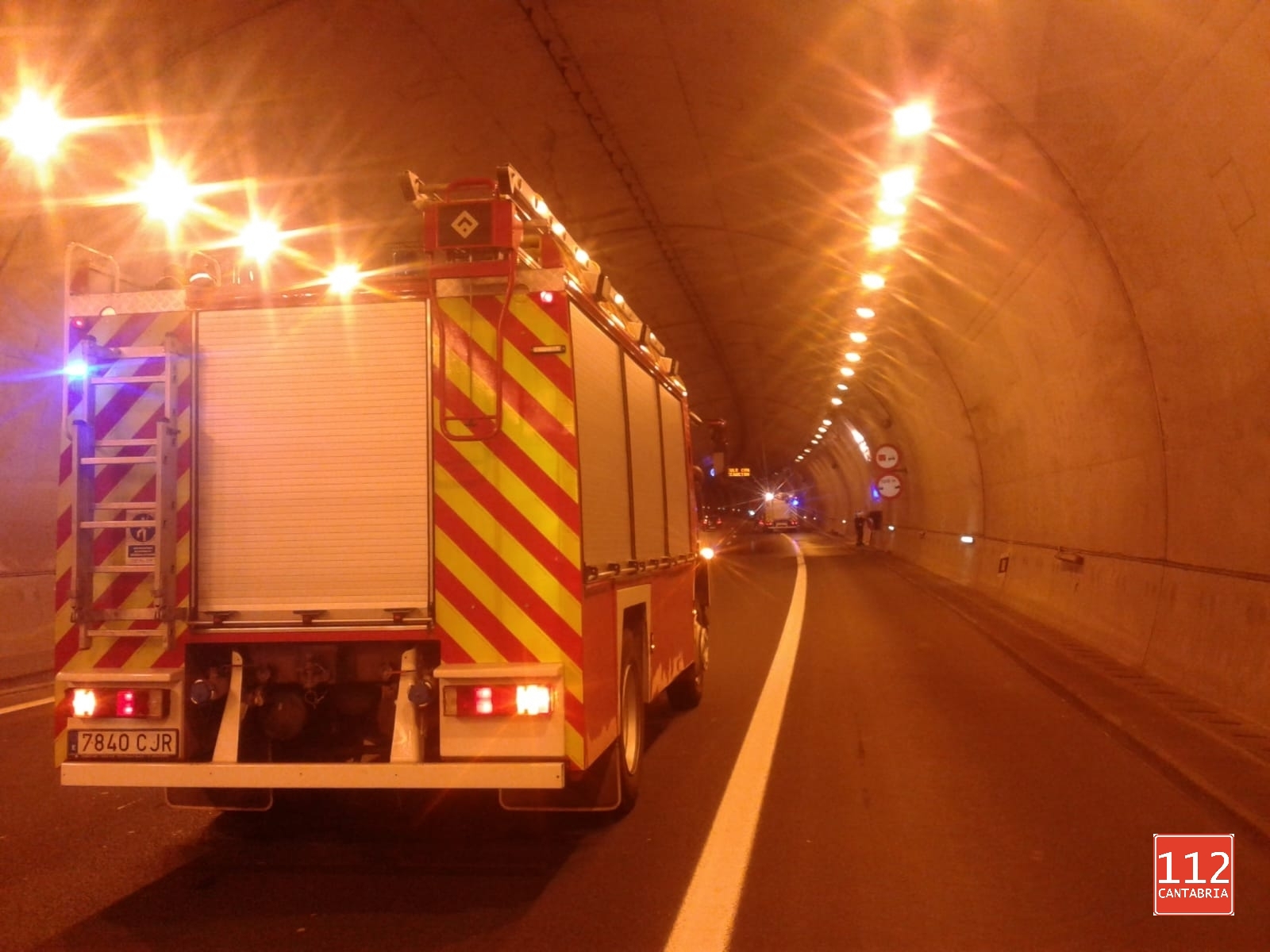 Colisión de 2 vehículos sin heridos en el interior del túnel de Somaconcha