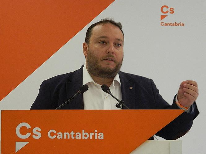 Gómez: “La asfixia financiera a la que nos somete el desgobierno de Pedro Sánchez es insostenible”
