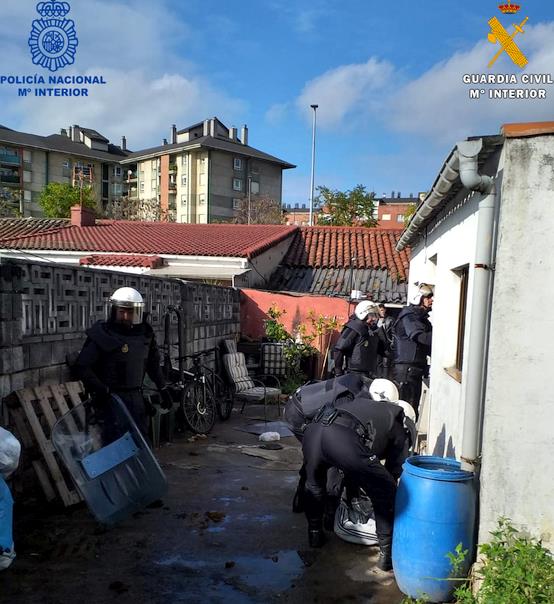 La Policía Nacional y la Guardia Civil detienen a tres atracadores