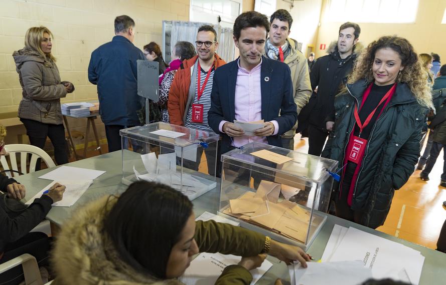 Pedro Casares (PSOE) anima a acudir a las urnas: “Hoy podemos abrir una etapa de sueños y esperanzas”