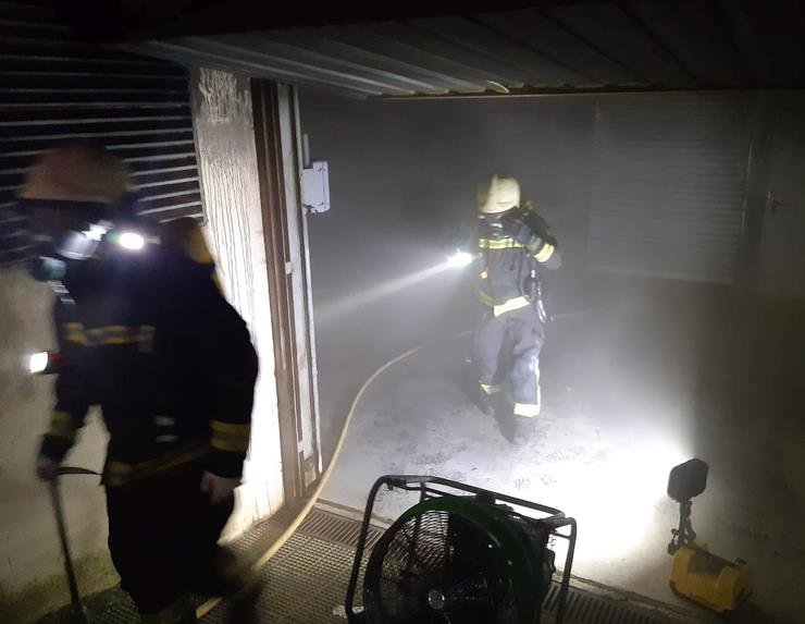Extinguido un incendio en un garaje subterráneo de San Miguel de Meruelo