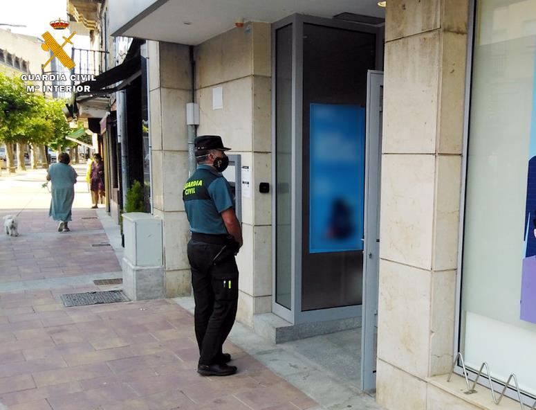 La Guardia Civil investiga a cuatro jóvenes por insultar, escupir y agredir a un indigente en Reinosa