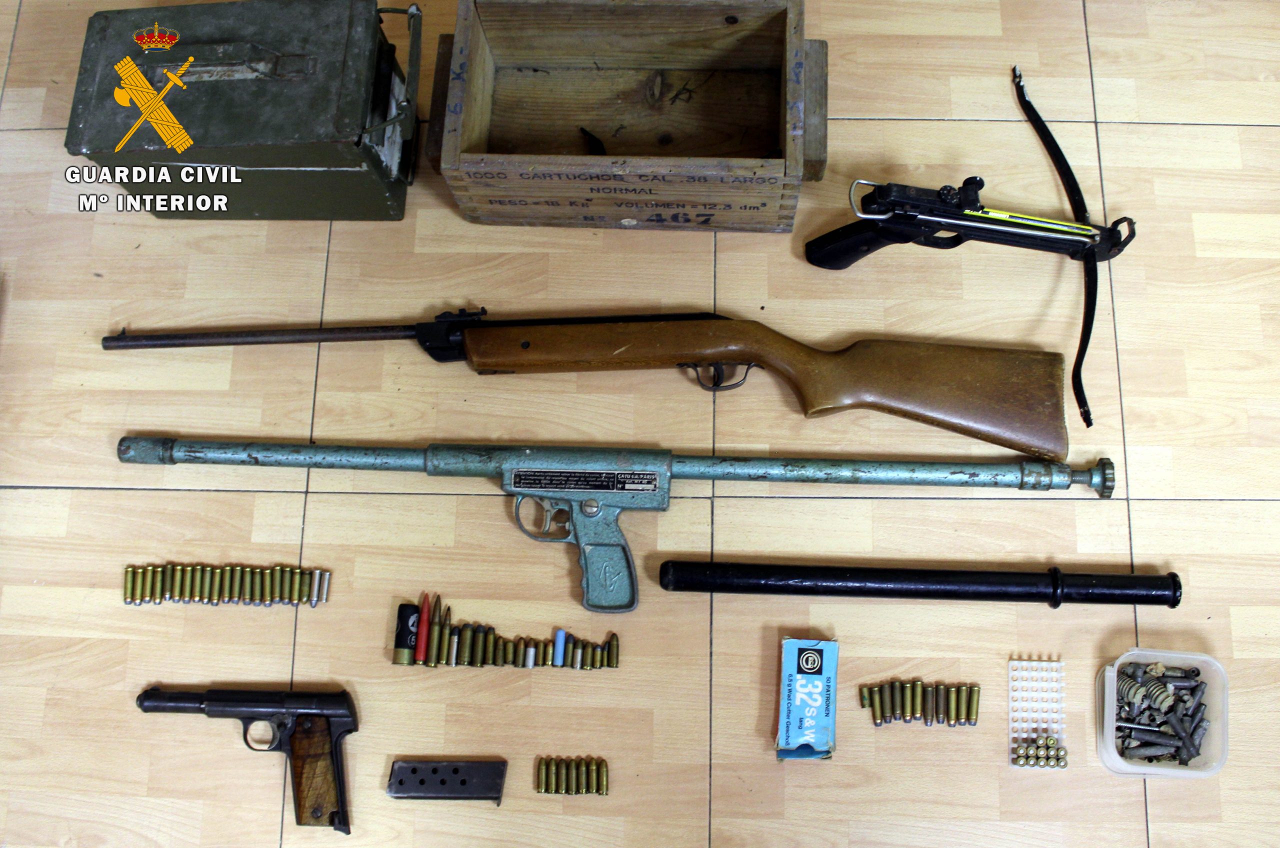 La Guardia Civil detiene a un hombre por tenencia ilícita de armas en Cicero