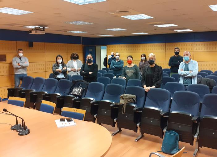 Los sindicatos inician un encierro en Educación en respuesta a la «actitud dictatorial» de la consejera de Educación