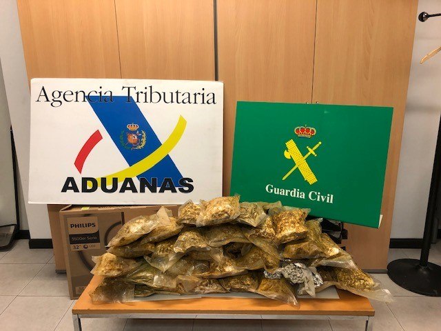 Interceptados en Santander 12,5 kilos de marihuana oculta en un camión con destino Inglaterra
