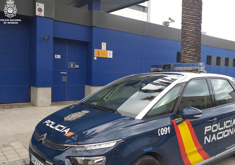 Detenida una anciana por dejar huevos podridos escondidos en la ropa de un establecimiento