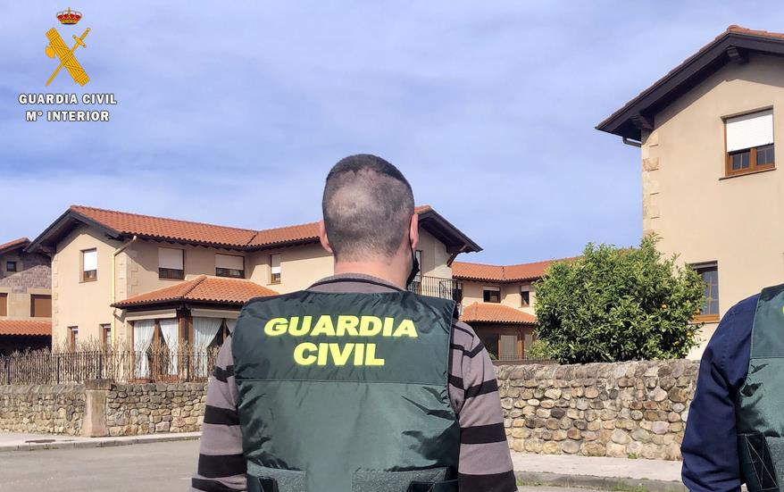 Detenidos los presuntos autores de ocho robos con fuerza en viviendas de Cabezón de la Sal