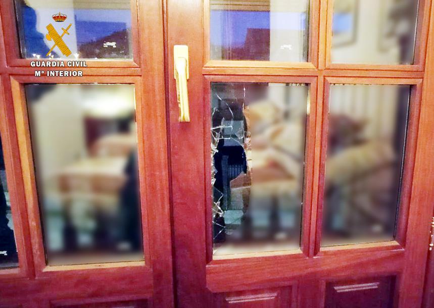 Detenida por la Guardia Civil cuando perpetraba un robo en un chalet de Mortera