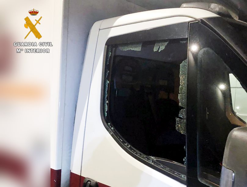 Detenido un hombre por robo en el interior de furgonetas, tras hacerse pasar por un camionero accidentado