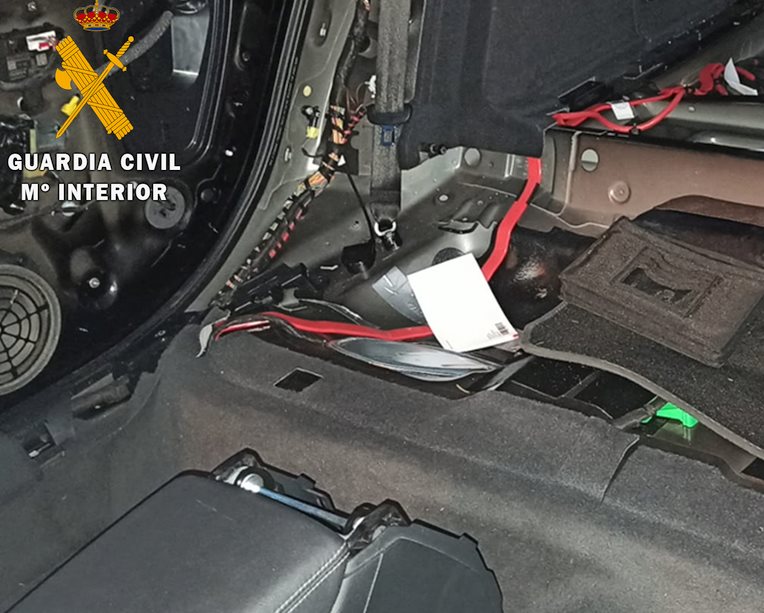  La Guardia Civil detiene a un hombre que simuló el robo en el interior de su vehículo