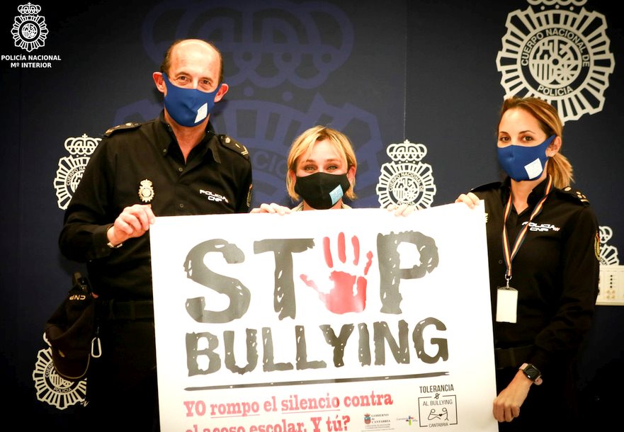 La Policía Nacional se suma a la iniciativa de la asociación Cántabra “Tolerancia 0 al Bullying” para la visibilización del acoso escolar