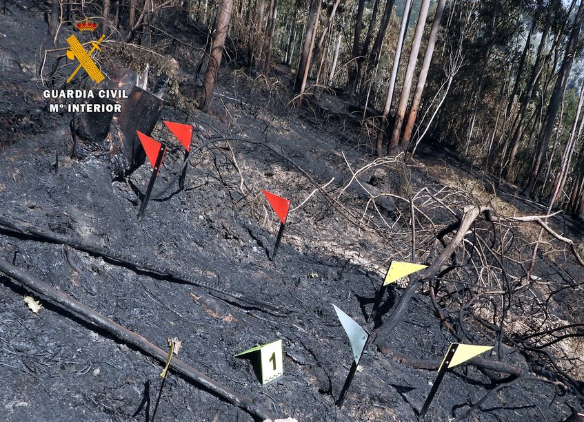  Dos nuevos investigados por la Guardia Civil por incendios forestales en Sámano e Isla