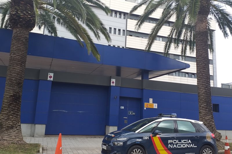 Detenidas dos personas por utilizar a su hijo menor de edad para hurtar productos en un establecimiento comercial