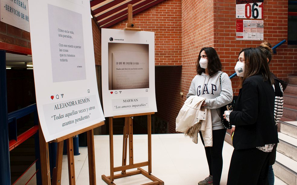  El Hall del Interfacultativo de la UC alberga la instalación ‘Instapoetas’