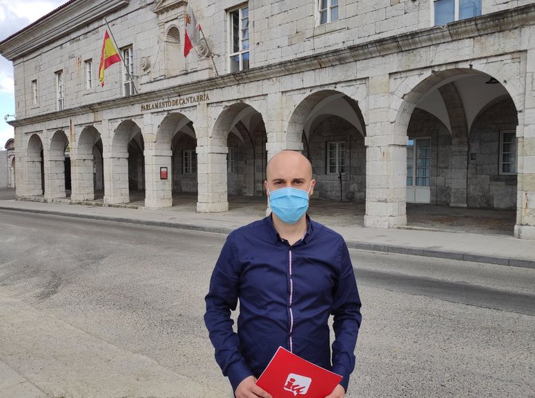 IU pide la dimisión de Marcano por “malvender Cantabria” y sembrar un futuro “contrario a la protección de nuestra tierra”
