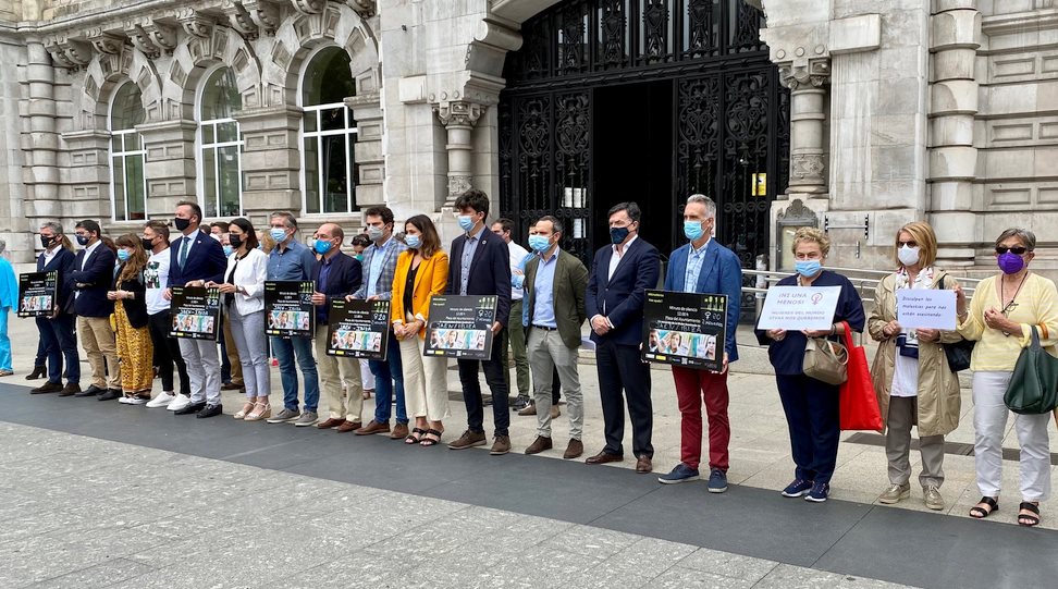 Santander recuerda a las mujeres asesinadas en Jaén y Madrid