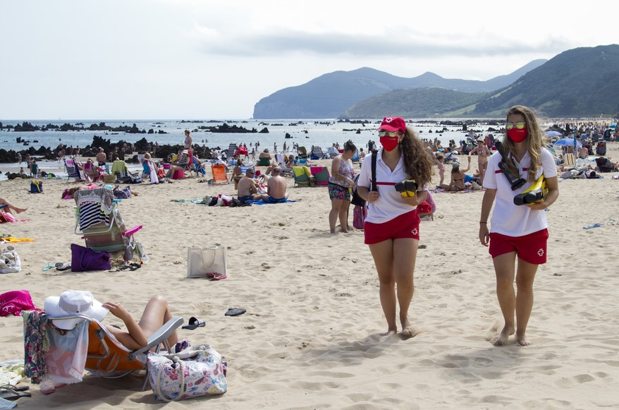 Cruz Roja atendió a más de cuatro mil personas en las playas de Cantabria