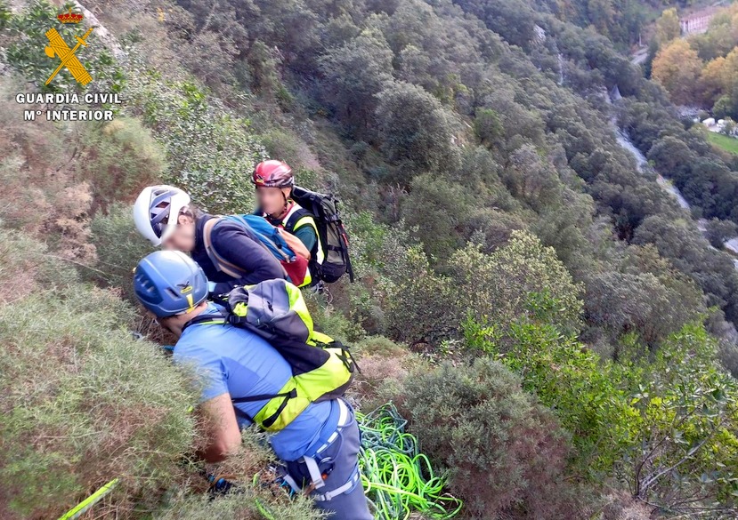 La Guardia Civil rescata a seis personas desorientadas en la vía Ferrata de la Hermida