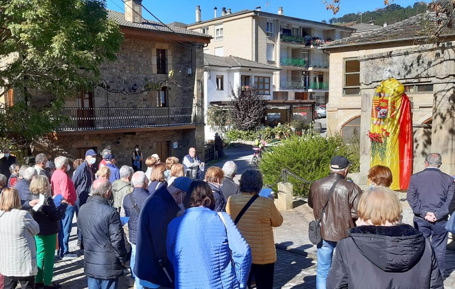 Jubilados y pensionistas de UGT rinden tributo al doctor Madrazo en Vega de Pas