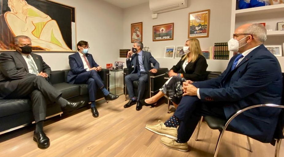 Zuloaga asegura que Cantabria es un 'referente' por la gestión de la crisis sanitaria y el éxito en la campaña de vacunación