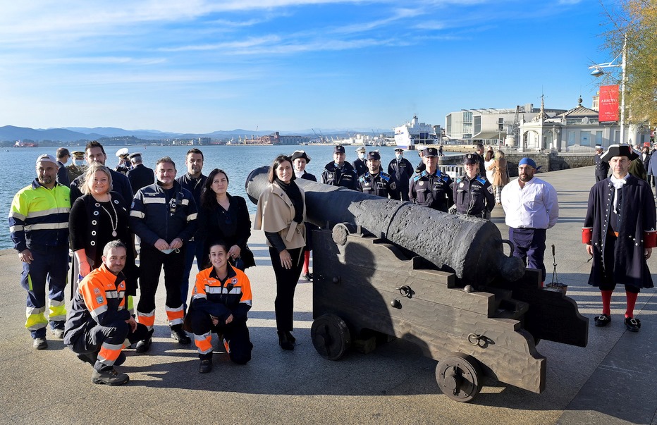 La alcaldesa reivindica la “entrega” y el “heroísmo” de los marinos cántabros que perecieron en Trafalgar